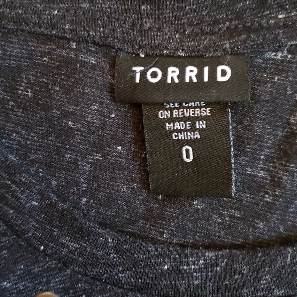 Torrid Tee - Picture 4 of 4